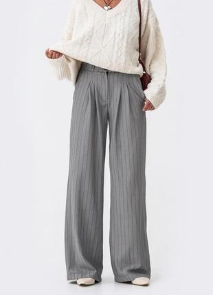 Демисезонные женские брюки палаццо из костюмной ткани2 фото