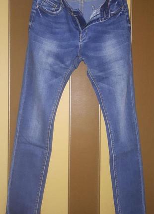 Классические прямые женские джинсы1 фото