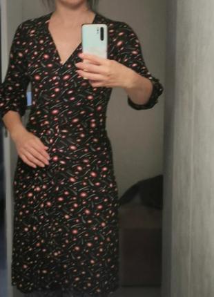 Трикотажное платье на завязках