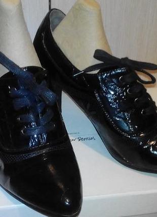 Классические черные лаковые ботиночки кожзам