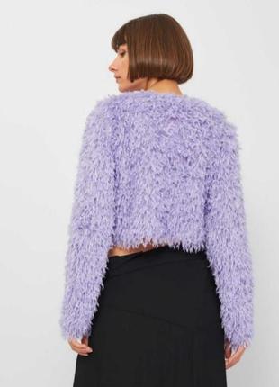 Стильный актуальный свитер в виде перьев укороченный свитшот блуза лиловая сиреневый объемный топ длинный рукав zara4 фото