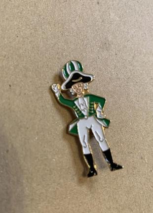 Значок з емаллю