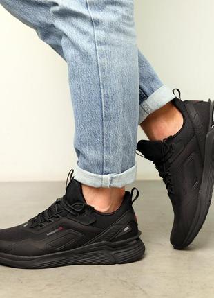 Стильные качественные черные мужские влагостойкие кроссовки, демисезоны,осенни, весенние, логоловая обувь осень