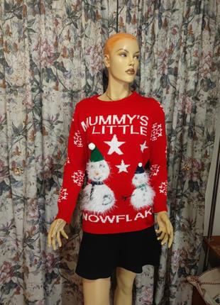 Свитер женский, с новогодней символикой.