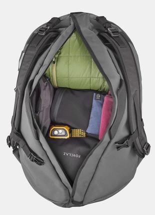 Спортивная дорожная сумка/рюкзак для трекинга forclaz 50л 65 x 40 x 30см серый7 фото