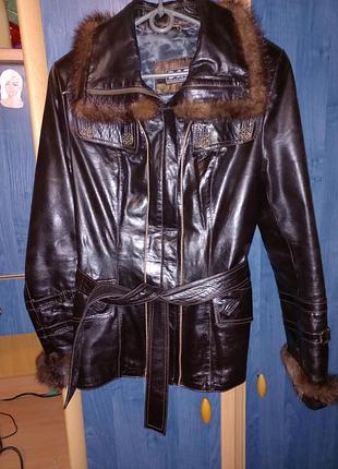 Продам женскую дубленку dolce &amp; gabbana.