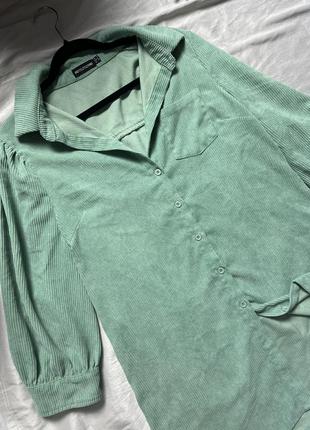 Зеленая вельветовая оверсайз рубашка prettylittlething7 фото