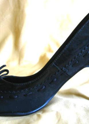 Черные классические кожаные туфли французского бренда andre 34 р., лаковая кожа + замш2 фото