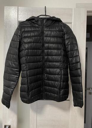 Легка чорна куртка - унісекс