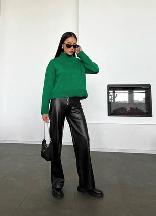 Зеленый свитер