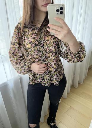 Блуза mango в цветочный принт с широкими рукавами8 фото