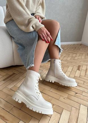 Натуральные кожаные демисезонные и зимние ботинки цвета айвори9 фото