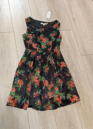 Нове плаття бренду vero moda в квітковий принт в стилі ретро