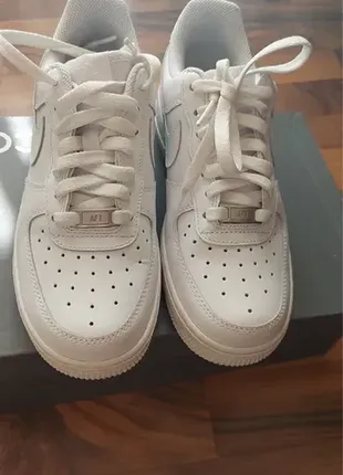 Жіночі кеди nike airforce 1 '07 triple white6 фото