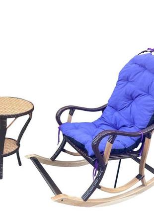 Комплект мебели плетеной из лозы кресло-качалка со столиком7 фото