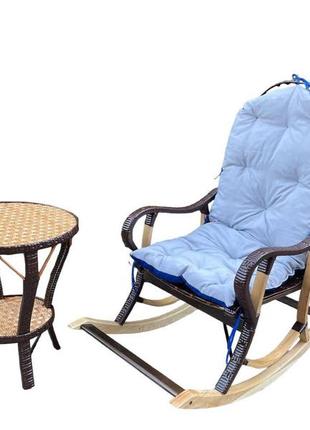 Комплект мебели плетеной из лозы кресло-качалка со столиком3 фото