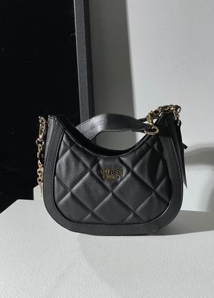 Сумка в стиле guess