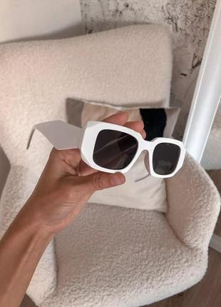 Стильні жіночі сонцезахисні окуляри білий (102/1)8 фото
