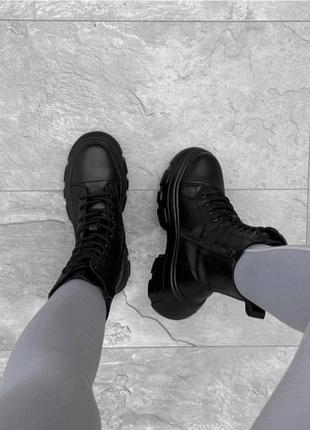 Чорні завищені черевики берці на грубій підошві4 фото
