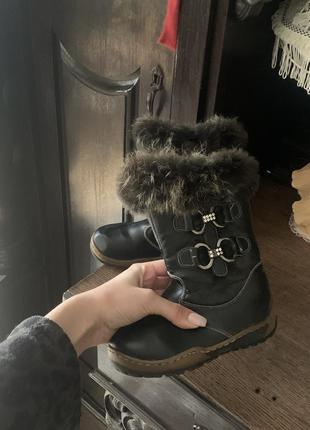 Осенние зимние ботинки на девочку черные кожаные с мехом 28 размер брендовые зара zara