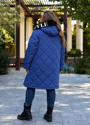 Теплая женская зимняя удлиненная куртка с капюшоном 52-66 размеры4 фото