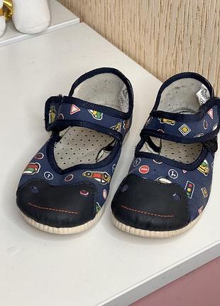 Дитячі сандалі розмір 25