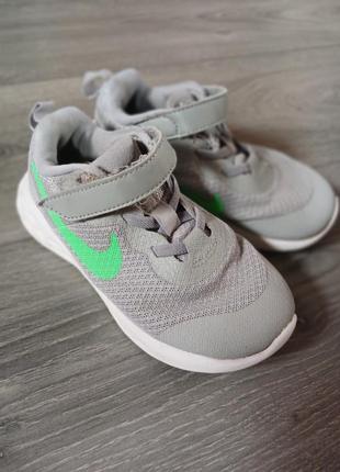 Оригинальные кроссовки на девочку фирмы nike9 фото