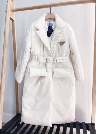 Белая удлинённая куртка пальто прада prada3 фото