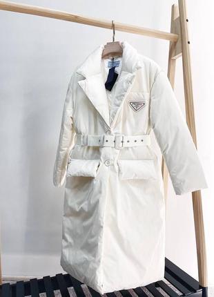 Белая удлинённая куртка пальто прада prada5 фото