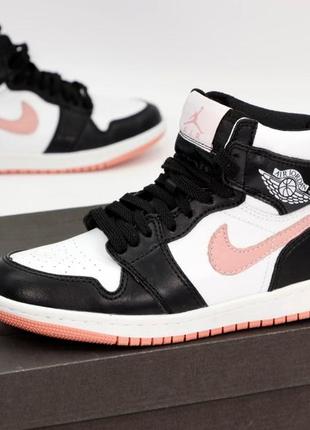 Зимові жіночі кросівки nike air jordan 1 retro white black pink / джордан чорного з білим та рожевим кольорів хутро