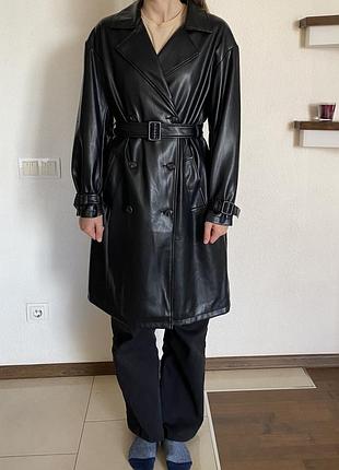 Тренч/плащ/пальто из эко-кожи черный c&amp;a clockhouse