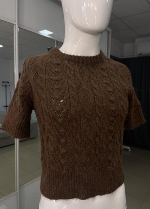 Очень красивый свитерик на короткий рукав под рубашку