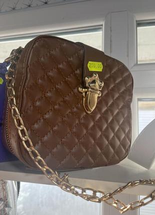 Сумочка на цепочке