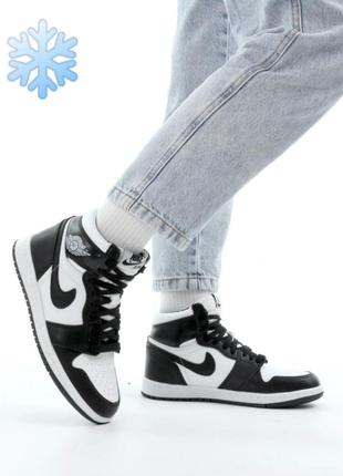 Зимние женские кроссовки nike air jordan 1 retro white black fur / джордан белого с черным цветов мех