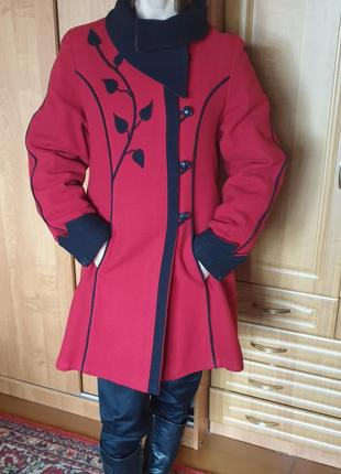 Оригінальне дизайнерське осіннє пальто з вовни