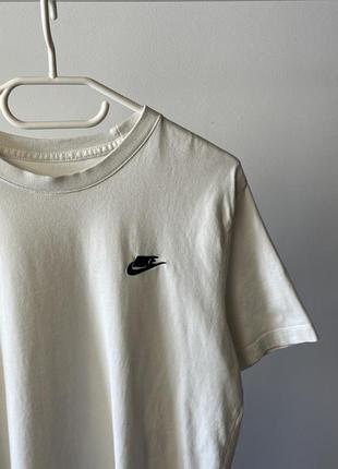 Базова футболка nike nsw club basic tee3 фото