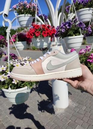 Женские кроссовки nike air jordan 1 low beige/light brown6 фото