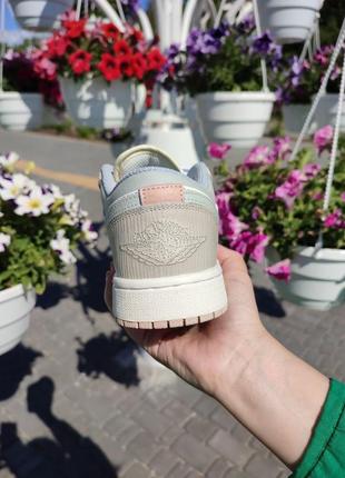 Женские кроссовки nike air jordan 1 low beige/light brown5 фото