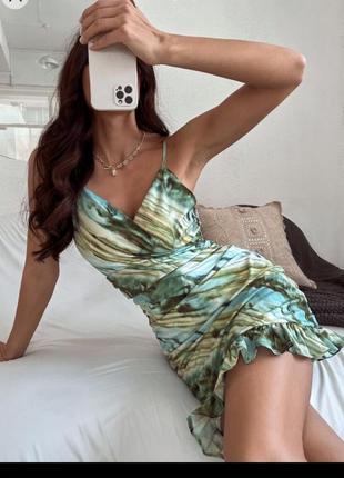 Плаття яскраве нове shein по фігурі у стилі zara