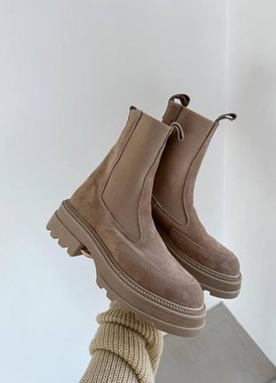 Натуральные замшевые бежевые демисезонные и зимние ботинки - челси