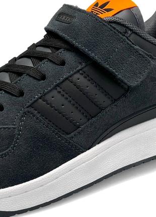 Демісезонні чоловічі замшеві темно сірі кросівки в стилі adidas forum 84 low 🆕 адідас7 фото