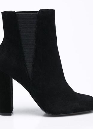 Ботільйони чобітки steve madden