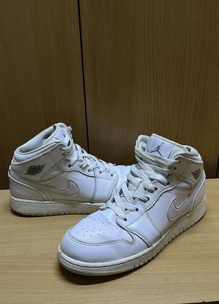 Nike air jordan white mid