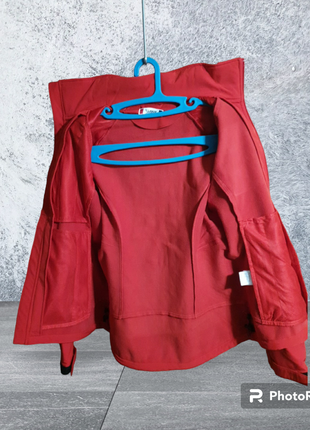 Яркая софтшел куртка clique