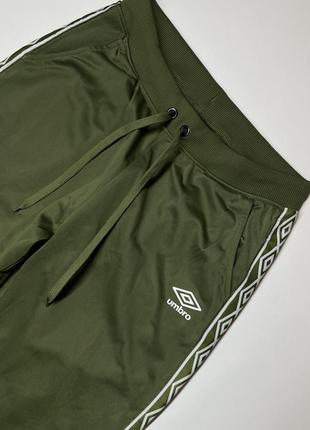 Штани umbro на лампасах3 фото