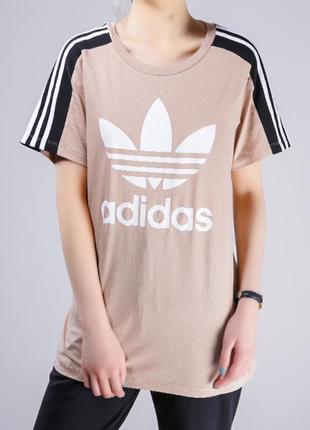 Спортивна футболка з лого на грудях лампасами ✨ adidas ✨ футболка оверсайз