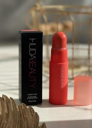 Кремовые румяна в стеку huda beauty coral cutie1 фото