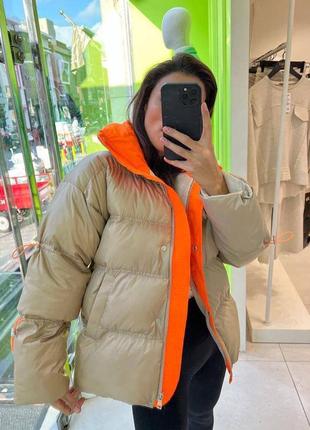 Стильна трендова бежева курточки оверсайз з яскравими помаранчевими вставками🔝 2023