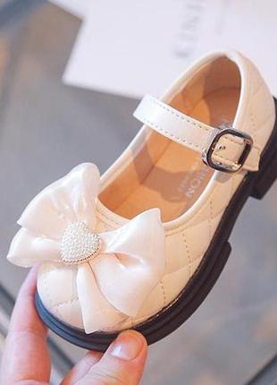 Изысканные туфли с сердечками для девочек(6)6 фото