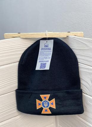 Темно-синя тепла шапка з принтом дснс україни